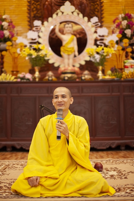 One-day Retreat for Students at Giai Lam pagoda, Ha Tinh
