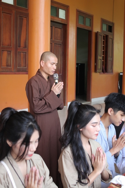 One-day Retreat for Students at Giai Lam pagoda, Ha Tinh