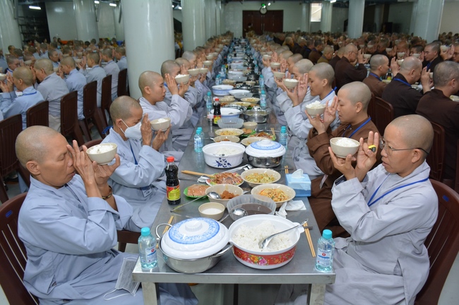 Dharma talk Good roots - blessing - conditions of Pure Land practitioners - The 97 th Seven-day Retreat - Part 2