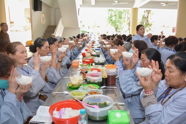 Dharma talk Good roots - blessing - conditions of Pure Land practitioners - The 97 th Seven-day Retreat - Part 2