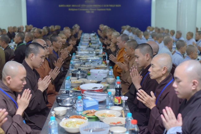 Dharma talk Good roots - blessing - conditions of Pure Land practitioners - The 97 th Seven-day Retreat - Part 2