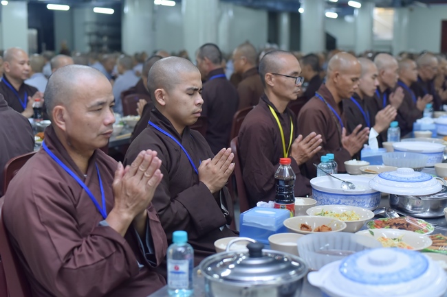 Dharma talk Good roots - blessing - conditions of Pure Land practitioners - The 97 th Seven-day Retreat - Part 2