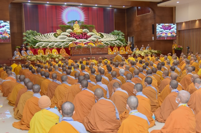 Dharma talk “Reciting Buddha, Reciting Amitabha Buddha” in the 97th Seven-day Retreat