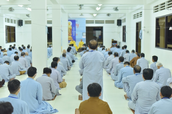 Dharma talk “Reciting Buddha, Reciting Amitabha Buddha” in the 97th Seven-day Retreat