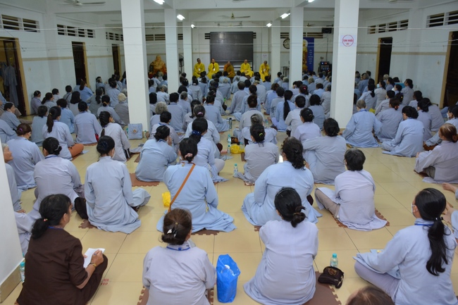 Dharma talk “Reciting Buddha, Reciting Amitabha Buddha” in the 97th Seven-day Retreat