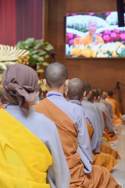 Dharma talk “Reciting Buddha, Reciting Amitabha Buddha” in the 97th Seven-day Retreat