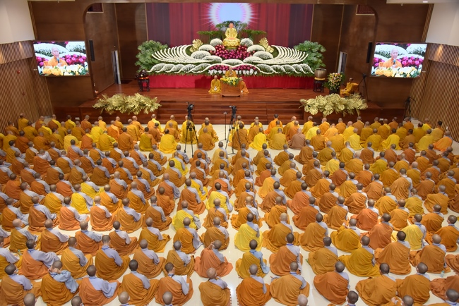 Dharma talk “Reciting Buddha, Reciting Amitabha Buddha” in the 97th Seven-day Retreat