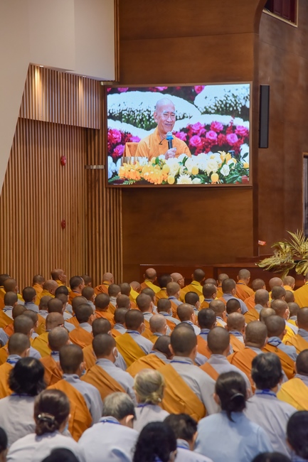 Dharma talk “Reciting Buddha, Reciting Amitabha Buddha” in the 97th Seven-day Retreat