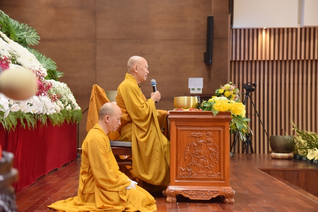 Dharma talk “Reciting Buddha, Reciting Amitabha Buddha” in the 97th Seven-day Retreat