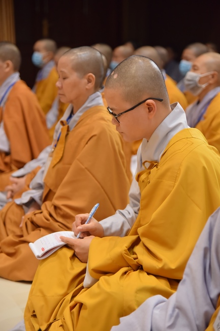 Dharma talk “Reciting Buddha, Reciting Amitabha Buddha” in the 97th Seven-day Retreat