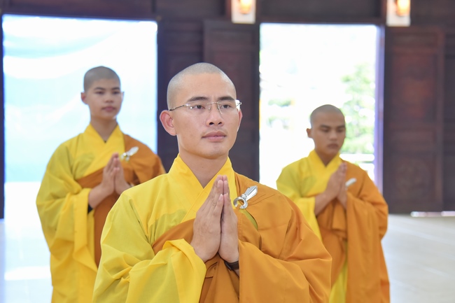 Monks of Hoang Phap Pagoda wishing a long life to the Most Master.