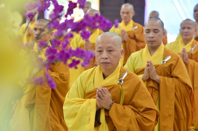 Monks of Hoang Phap Pagoda wishing a long life to the Most Master.