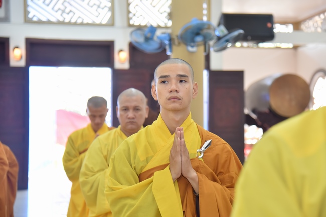 Monks of Hoang Phap Pagoda wishing a long life to the Most Master.
