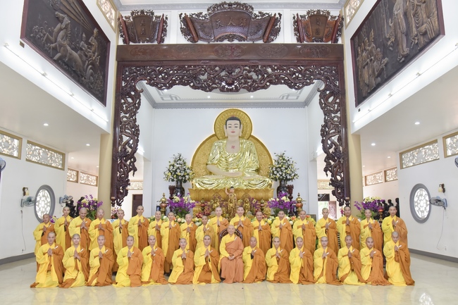 Monks of Hoang Phap Pagoda wishing a long life to the Most Master.