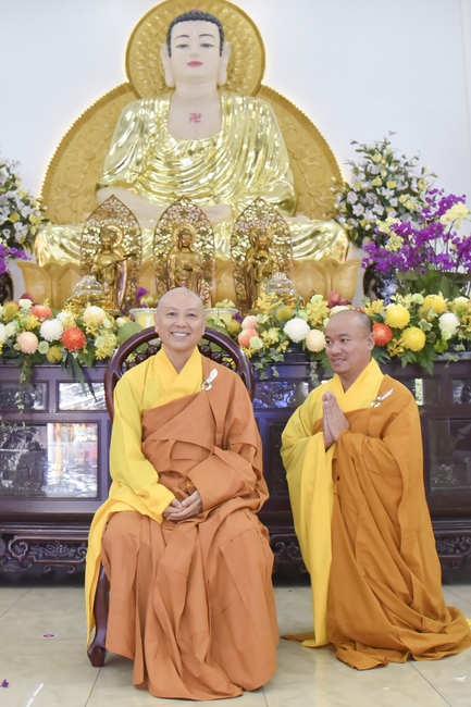 Monks of Hoang Phap Pagoda wishing a long life to the Most Master.