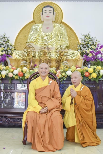 Monks of Hoang Phap Pagoda wishing a long life to the Most Master.