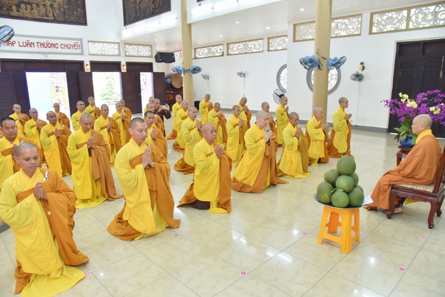 Monks of Hoang Phap Pagoda wishing a long life to the Most Master.