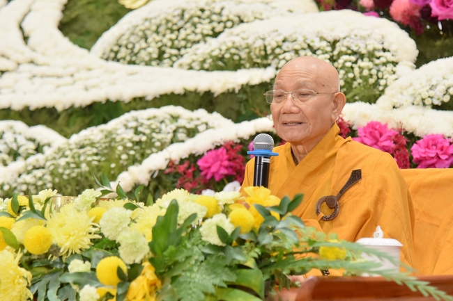 Dharma talk “sharing experiences of practicing” by Most Thich Minh Thong - The 97 th Seven-day Retreat