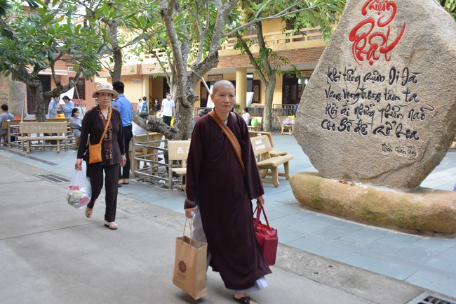 Dharma talk “sharing experiences of practicing” by Most Thich Minh Thong - The 97 th Seven-day Retreat