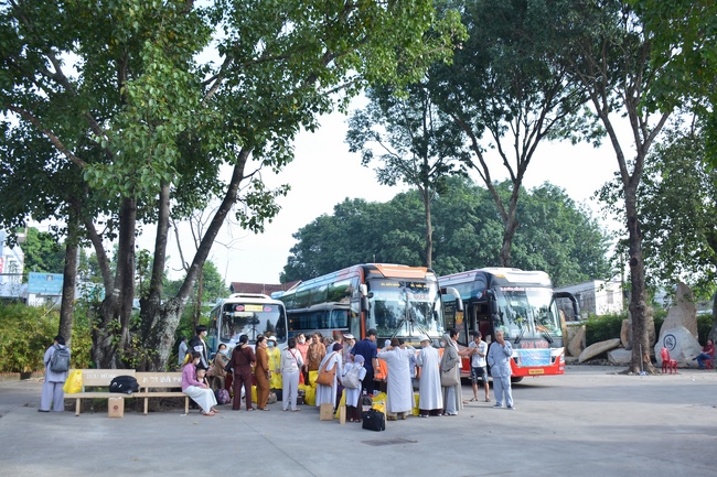 Dharma talk “sharing experiences of practicing” by Most Thich Minh Thong - The 97 th Seven-day Retreat