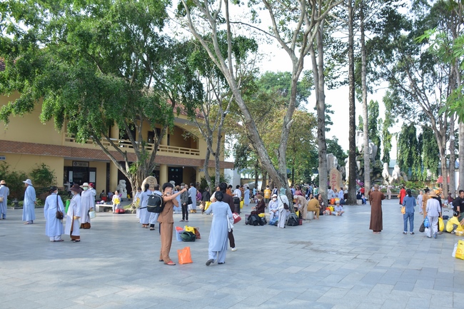 Dharma talk “sharing experiences of practicing” by Most Thich Minh Thong - The 97 th Seven-day Retreat
