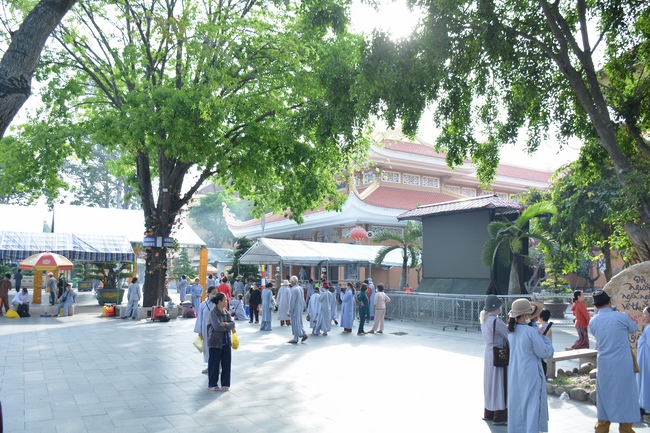 Dharma talk “sharing experiences of practicing” by Most Thich Minh Thong - The 97 th Seven-day Retreat