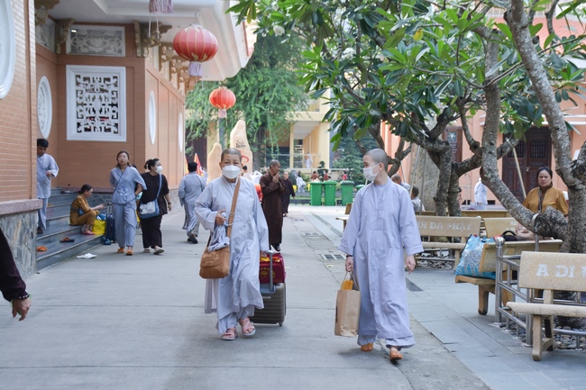 Dharma talk “sharing experiences of practicing” by Most Thich Minh Thong - The 97 th Seven-day Retreat