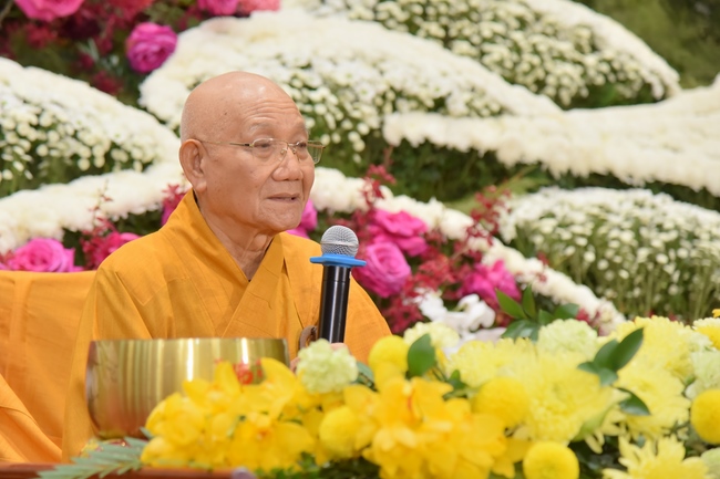 Dharma talk “sharing experiences of practicing” by Most Thich Minh Thong - The 97 th Seven-day Retreat