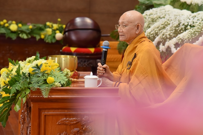 Dharma talk “sharing experiences of practicing” by Most Thich Minh Thong - The 97 th Seven-day Retreat