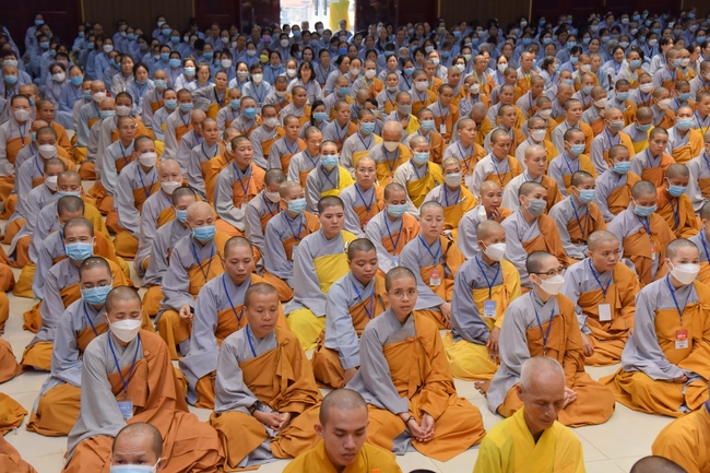 Dharma talk “sharing experiences of practicing” by Most Thich Minh Thong - The 97 th Seven-day Retreat