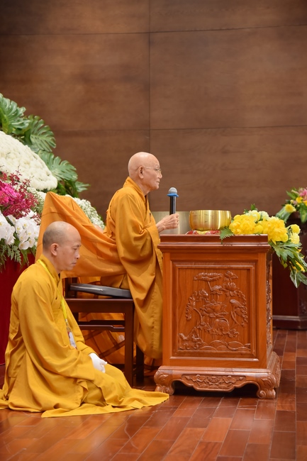 Dharma talk “sharing experiences of practicing” by Most Thich Minh Thong - The 97 th Seven-day Retreat