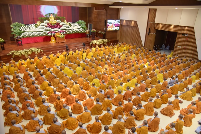 Dharma talk “sharing experiences of practicing” by Most Thich Minh Thong - The 97 th Seven-day Retreat