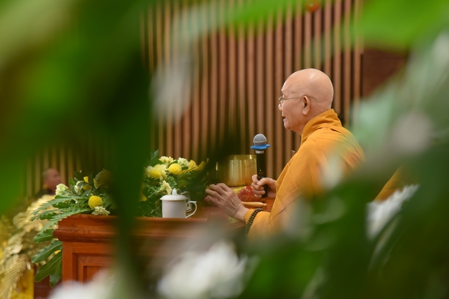 Dharma talk “sharing experiences of practicing” by Most Thich Minh Thong - The 97 th Seven-day Retreat