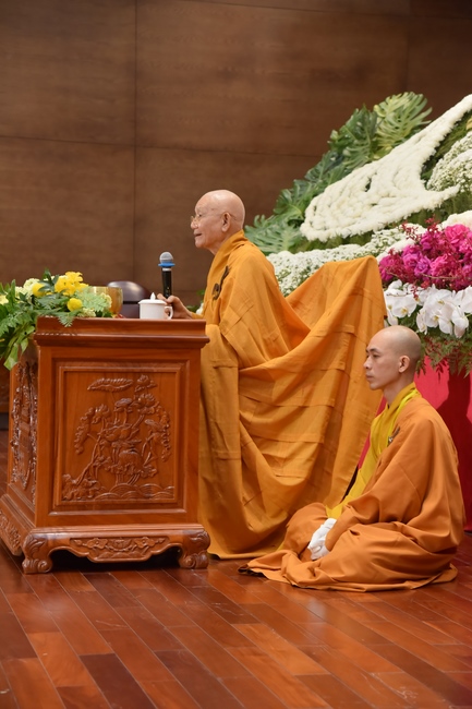 Dharma talk “sharing experiences of practicing” by Most Thich Minh Thong - The 97 th Seven-day Retreat