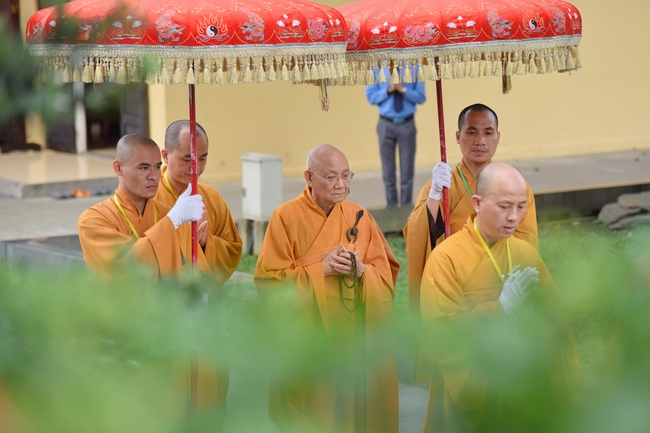 Dharma talk “sharing experiences of practicing” by Most Thich Minh Thong - The 97 th Seven-day Retreat