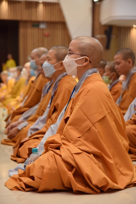 Dharma talk “sharing experiences of practicing” by Most Thich Minh Thong - The 97 th Seven-day Retreat