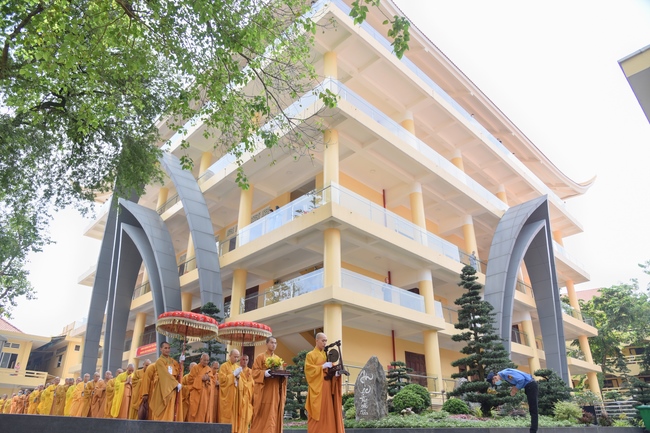 Dharma talk “sharing experiences of practicing” by Most Thich Minh Thong - The 97 th Seven-day Retreat