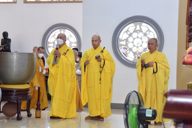 Dharma talk “sharing experiences of practicing” by Most Thich Minh Thong - The 97 th Seven-day Retreat