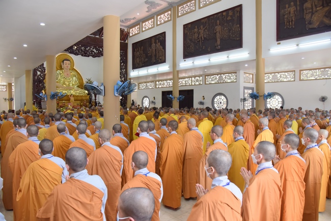 Dharma talk “sharing experiences of practicing” by Most Thich Minh Thong - The 97 th Seven-day Retreat