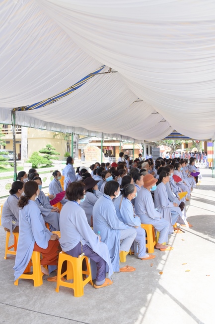 Dharma talk “sharing experiences of practicing” by Most Thich Minh Thong - The 97 th Seven-day Retreat