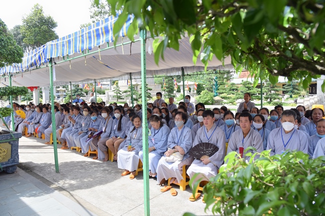 Dharma talk “sharing experiences of practicing” by Most Thich Minh Thong - The 97 th Seven-day Retreat