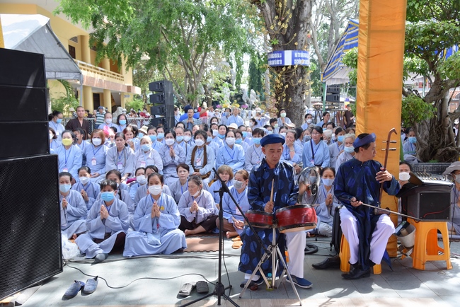Dharma talk “sharing experiences of practicing” by Most Thich Minh Thong - The 97 th Seven-day Retreat