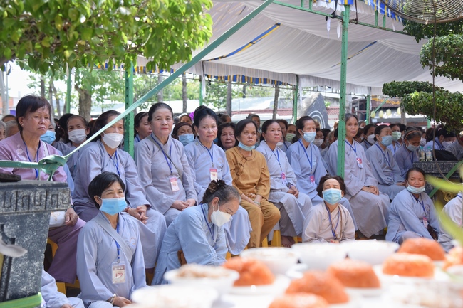 Dharma talk “sharing experiences of practicing” by Most Thich Minh Thong - The 97 th Seven-day Retreat