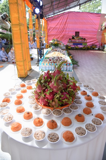 Dharma talk “sharing experiences of practicing” by Most Thich Minh Thong - The 97 th Seven-day Retreat