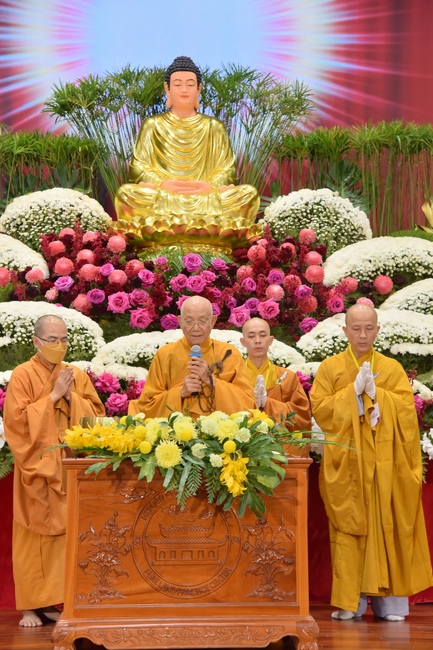 Dharma talk “sharing experiences of practicing” by Most Thich Minh Thong - The 97 th Seven-day Retreat