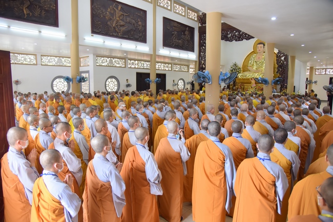 Dharma talk “sharing experiences of practicing” by Most Thich Minh Thong - The 97 th Seven-day Retreat