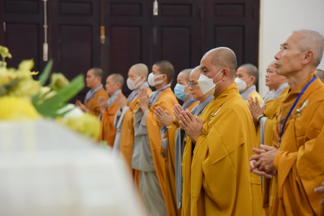 Dharma talk “sharing experiences of practicing” by Most Thich Minh Thong - The 97 th Seven-day Retreat
