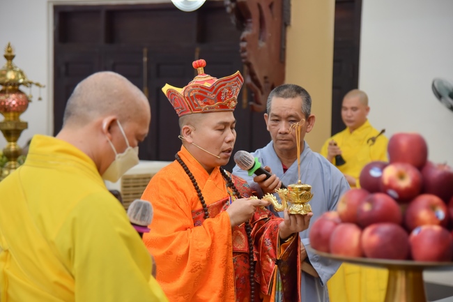 Dharma talk “sharing experiences of practicing” by Most Thich Minh Thong - The 97 th Seven-day Retreat