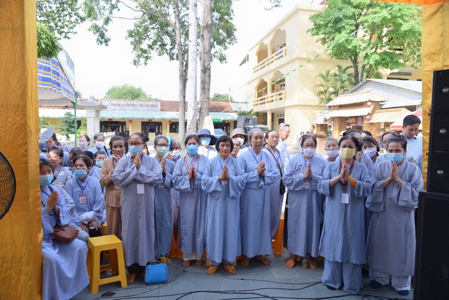 Dharma talk “sharing experiences of practicing” by Most Thich Minh Thong - The 97 th Seven-day Retreat