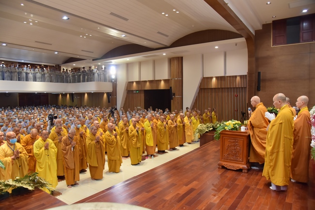 Dharma talk “sharing experiences of practicing” by Most Thich Minh Thong - The 97 th Seven-day Retreat